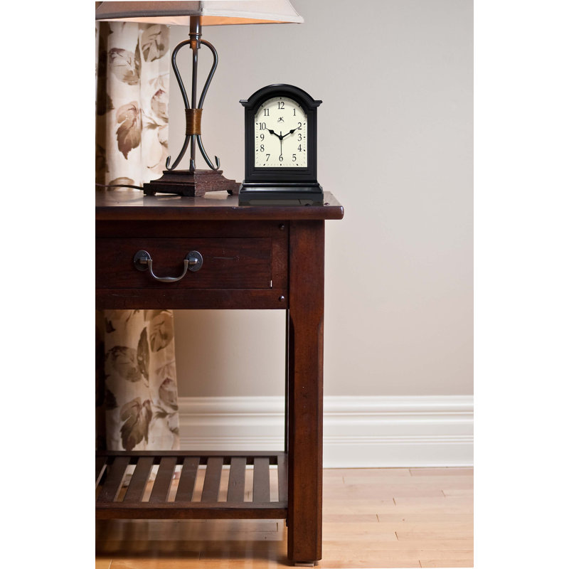 Horloge de table classique en plastique 9 pouces, Noir