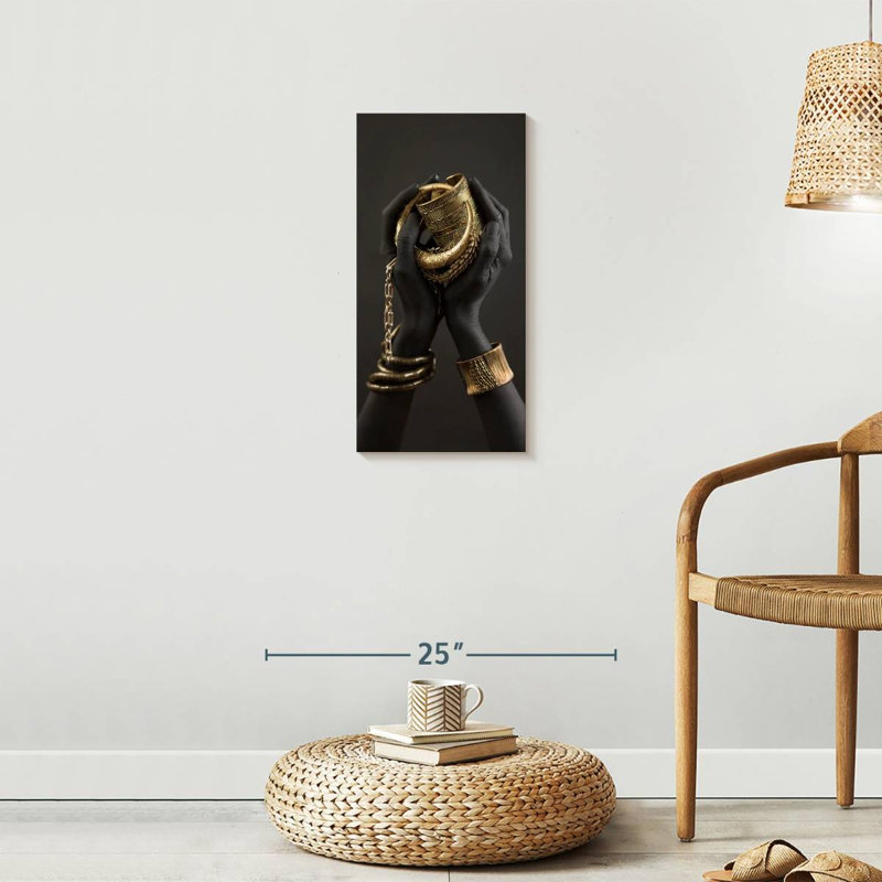 Femme africaine, mains dorées sur toile, H 24 po x l 12 po x P 1,25 po