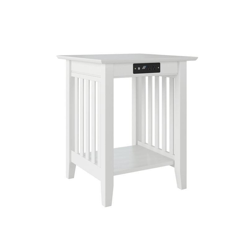Table de bout en bois massif Jarrah avec prises intégrées, 29.38" H x 24" W x 24" D, Blanc