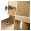 Meuble-lavabo simple sur pied de 61 cm (24 po) avec lavabo en céramique, porte à fermeture amortie et étagères.