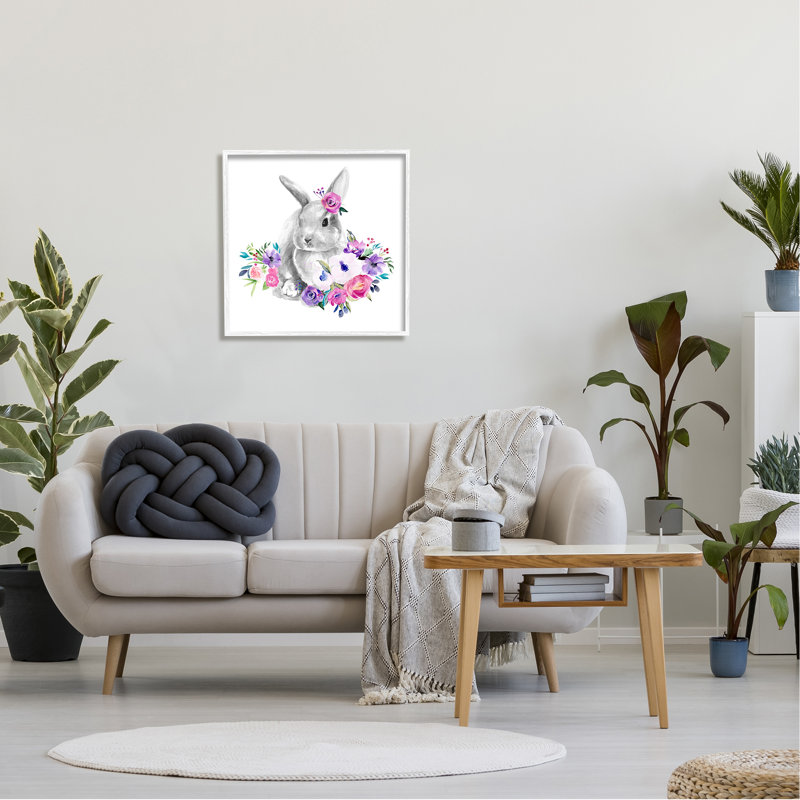 «Bunny With Spring Roses» par Jennifer Paxton Parker, H 24 po x l 24 po x P 1,5 po, Giclée encadrée blanc bord de mer