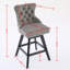 Tabourets de bar pivotants en velours avec décoration capitonnée à boutons et pieds en bois, garniture cloutée chromée, chaises de bar style loisirs, tabourets de bar, ensemble de 2-119345213