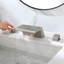 Robinet de salle de bain à large entraxe-82679629