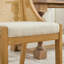 Chaises de salle à manger en rotin avec structure en bois massif, accoudoirs décoratifs et siège rembourré en lin pour les intérieurs de style rustique-61201520