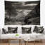 Tapisserie noire et blanche à paysage de roches rouges-28488180