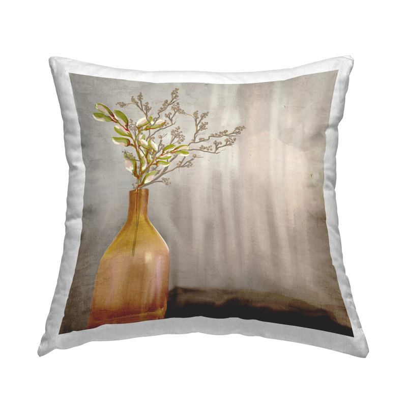 Design de coussin décoratif traditionnel en vase d'ambre par Kim Allen