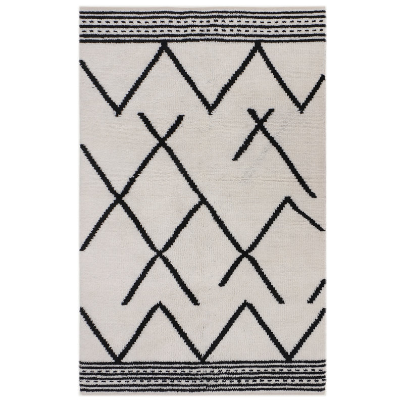 Area Rug in Black/Beige, Rectangle 8' x 10'