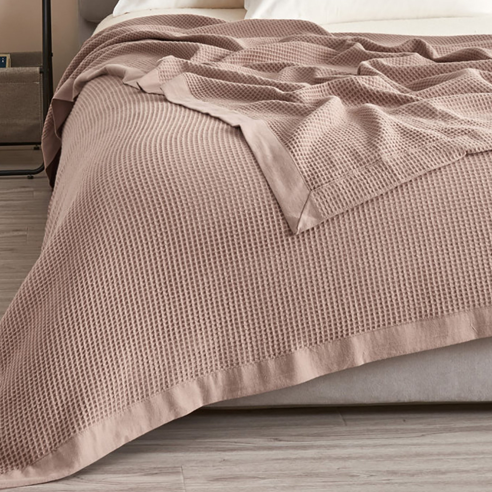 100% Cotton Lightweight Waffle Weave Summer Blanket, Queen, Red Wood