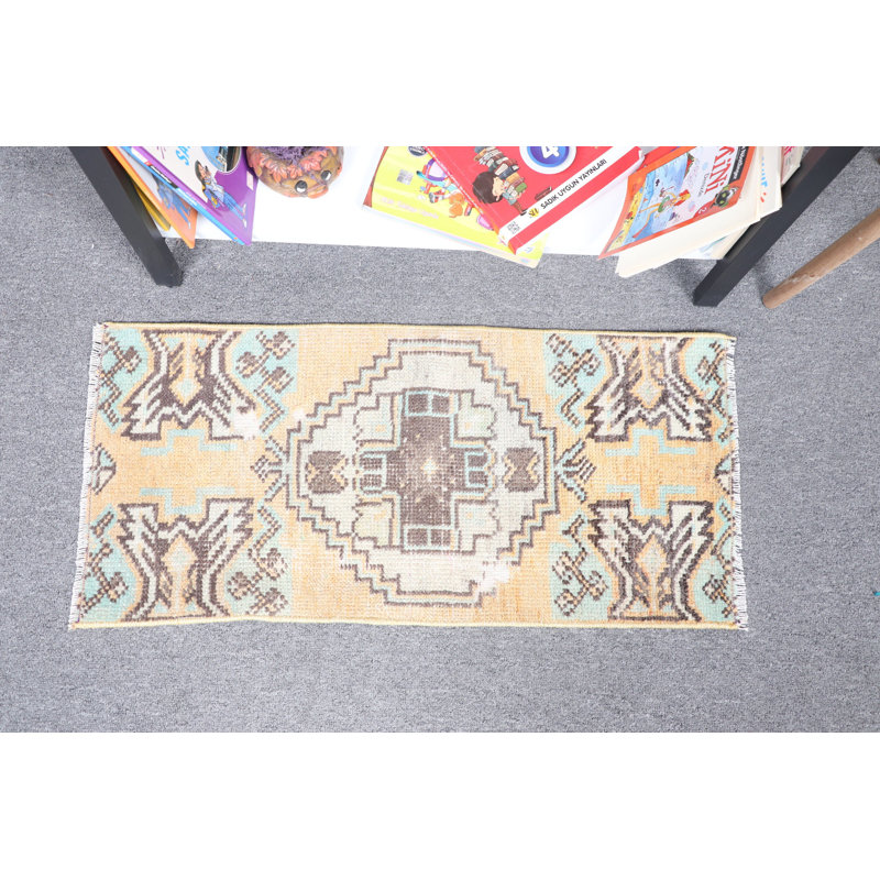 Handmade Small Beige Turkish Rug With Geometric Design Ideal For Entryway Floor Decor