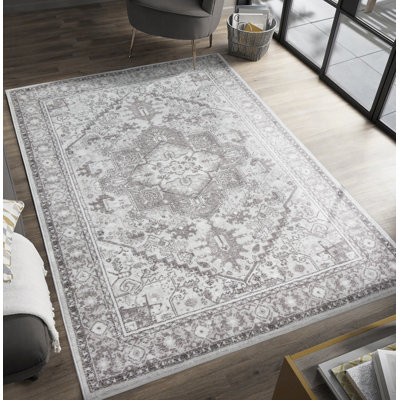 Cloyed Oriental Machine -made Area Rug