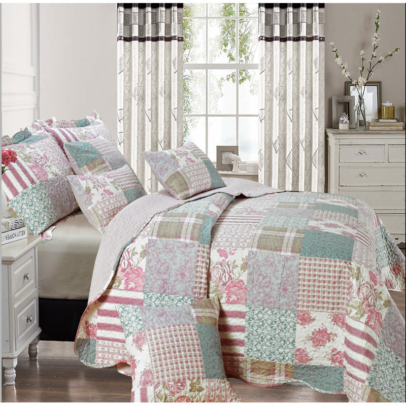 Vergas Polyester Patchwork Bedspread with Pillowcases Included, 235 x 250cm Bedspread - 2 Pillow Shams
