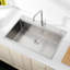 Évier de cuisine en acier inoxydable, simple cuve de 30 po x 22 po, lavabo sur pied fait à la main brossé, avec planche à découper, passoire-116492942