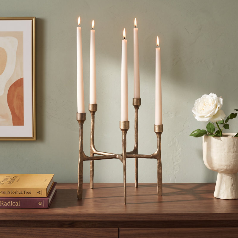 Alessa Taper Candleholder Centerpiece