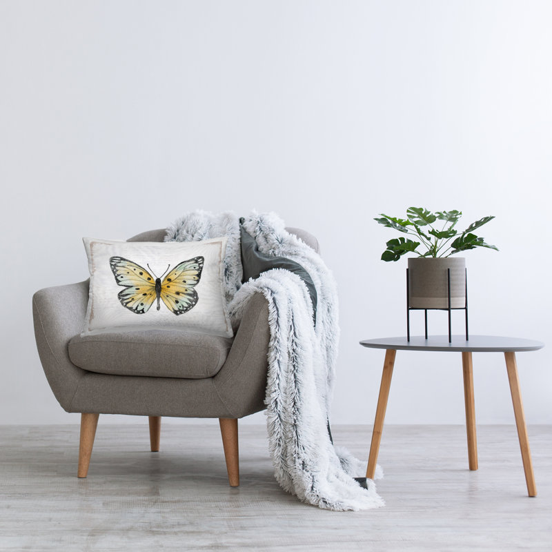 Coussin décoratif imprimé magnifique papillon sur fond blanc par Janet Tava