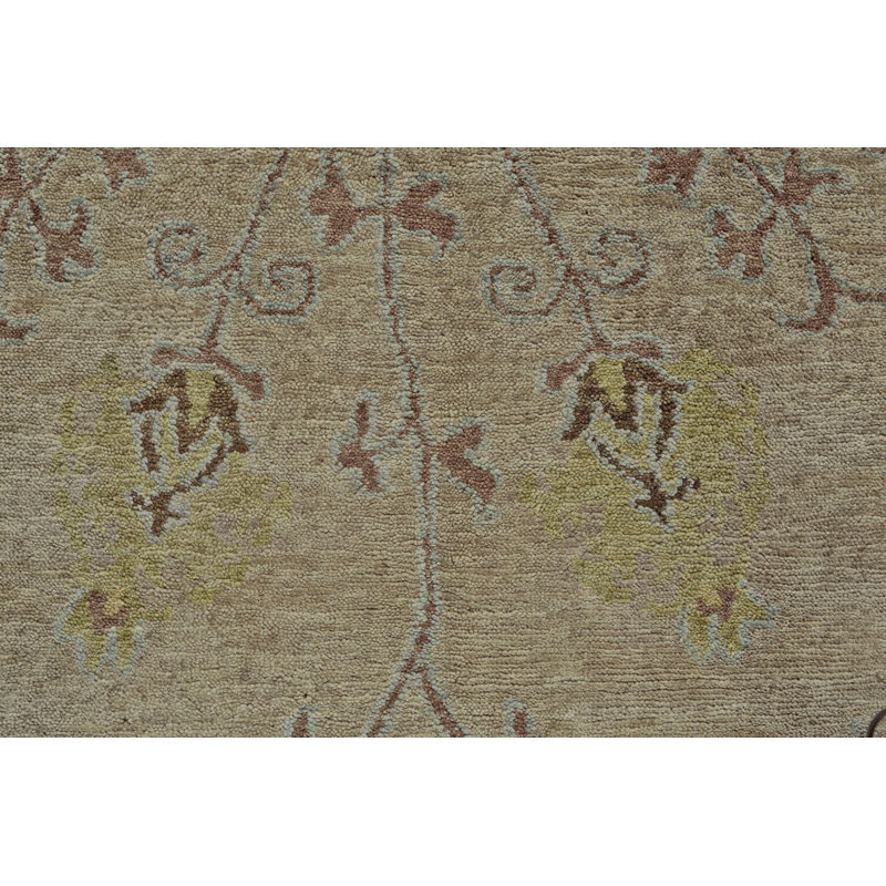 Wool Damask Area Rug in Green, Rectangle 5'6" x 8'6"