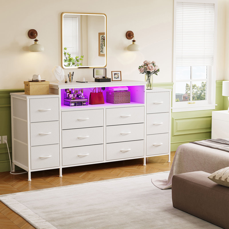 Commode 12 tiroirs 55 po avec lumières DEL et station de charge, Blanc