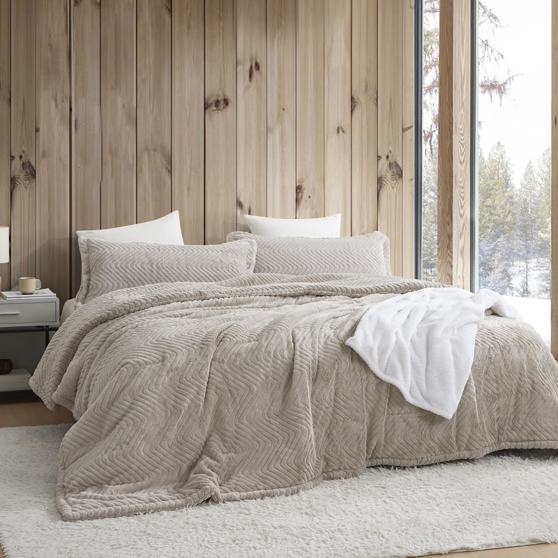 Alpine Skiing Oversized King Reversible Plush Comforter Set