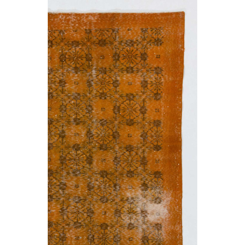 Tapis turc moderne fait à la main de couleur orange avec motif floral 5,3 x 8,8 pi
