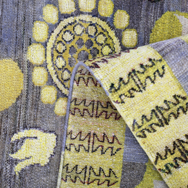 Yellow Alchemy Traditional Silk Wool Blend Rug - 3'11" x 6'3"