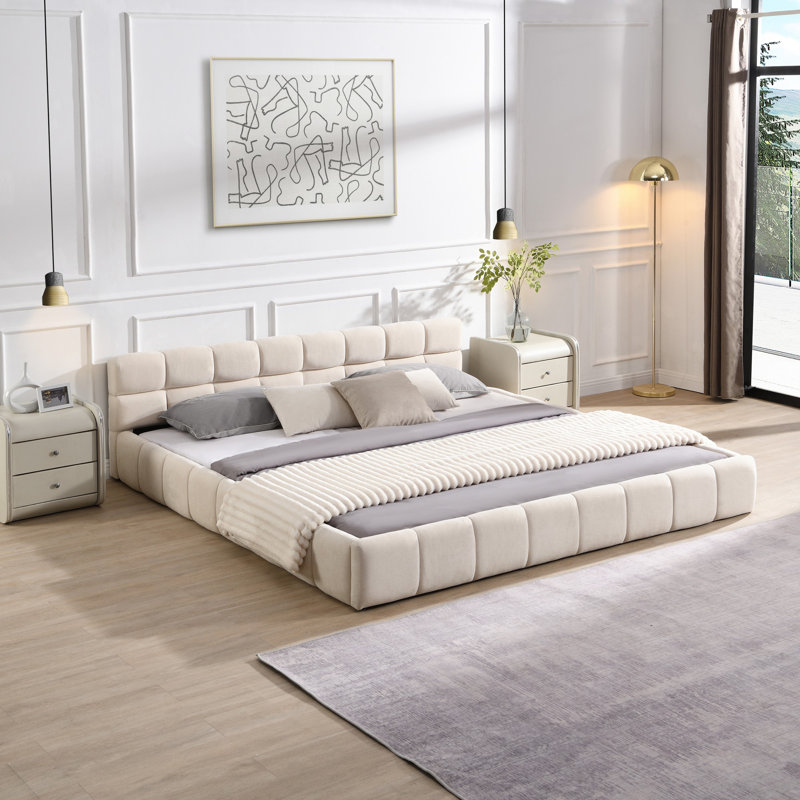 Lit tapissier élégant avec motif en damier, Très grand lit