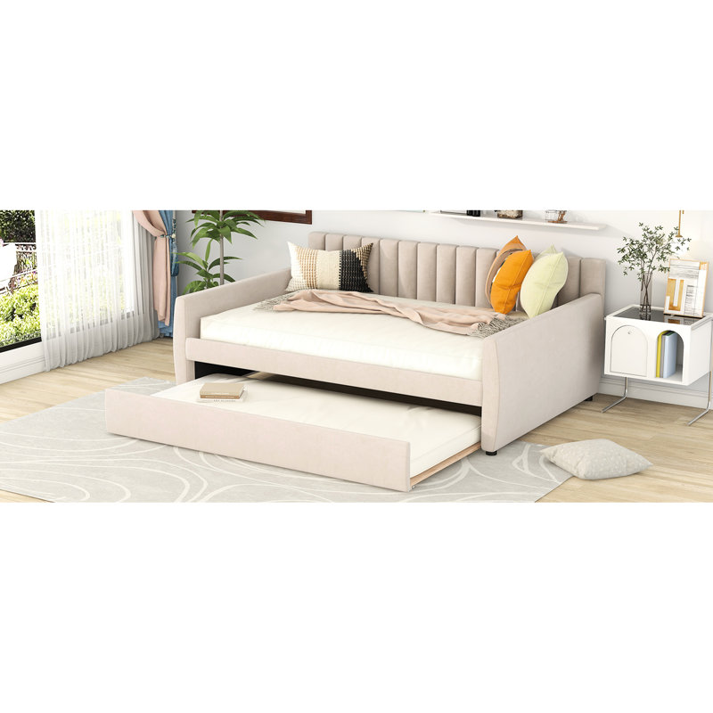 Lit double avec lit gigogne et sommier à lattes en bois, beige, confortable pour toute la famille, design élégant pour une chambre à coucher rénovée.