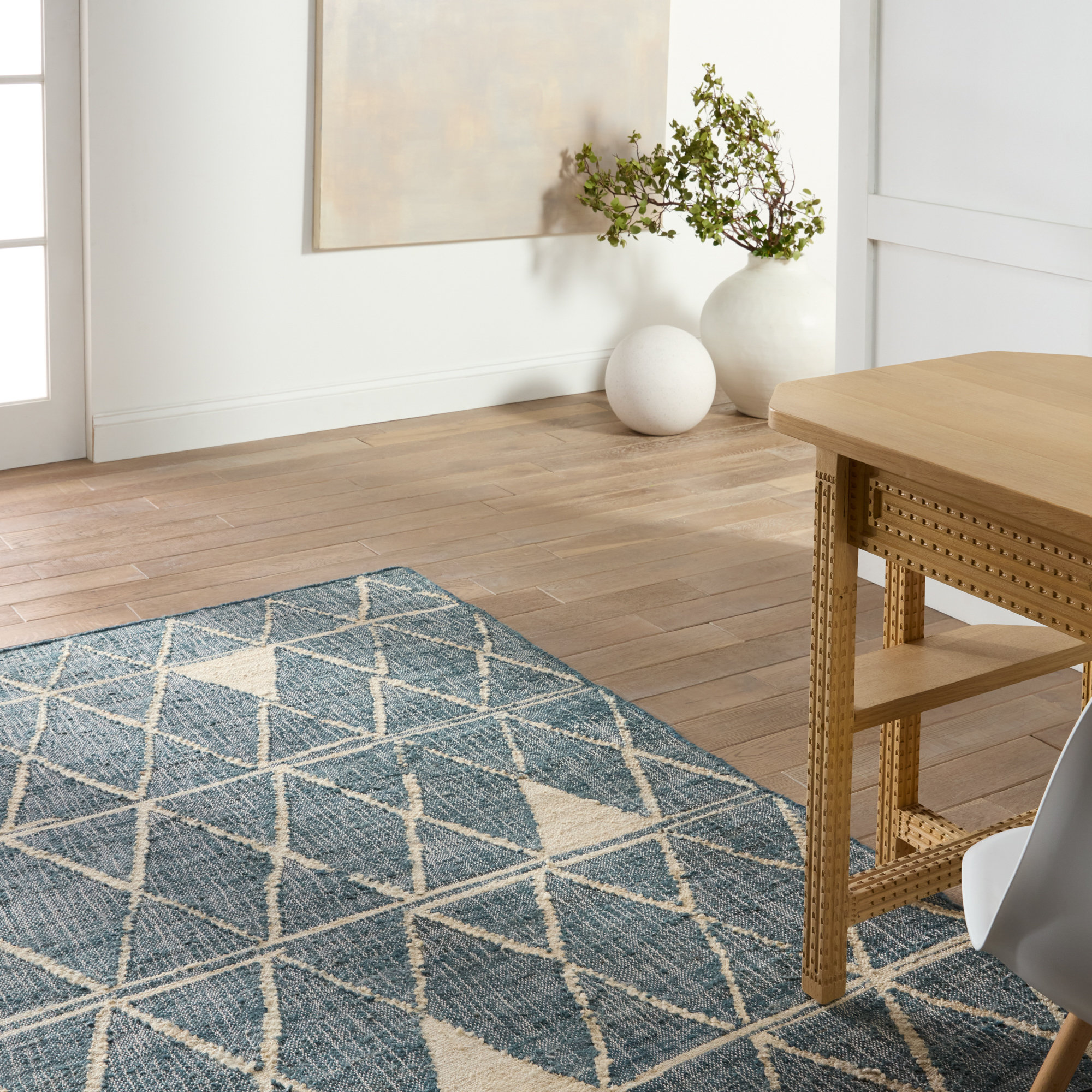 Enisa Handmade Navy/Beige Rug, Rectangle 5' x 8'