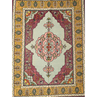 Tapis jaune/rouge/vert traditionnel