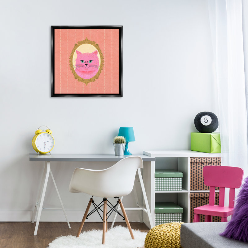 «Pink Cat Portrait» par Carrie Cantwell, H 25 po x l 25 po, Cadre flottant orme Montalcino