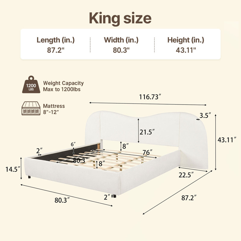 Très grande base de lit tapissier en forme de M avec tête de lit surdimensionnée blanc cassé