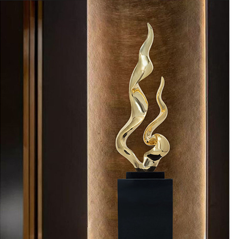 Sculpture en ruban de résine dorée avec base en marbre