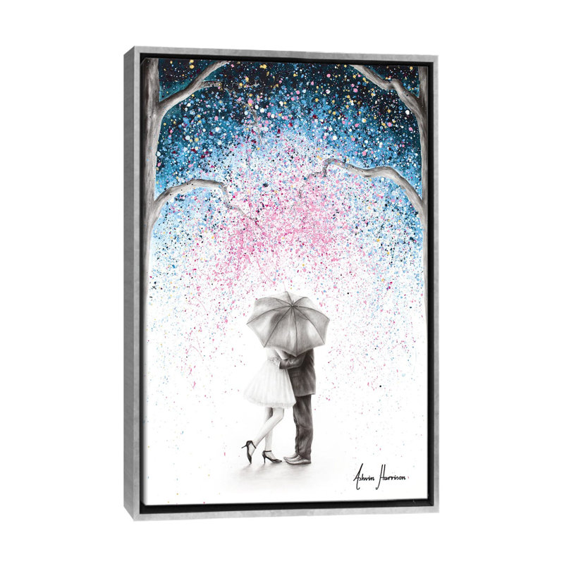 «The Midnight Kiss» par Ashvin Harrison - impression d'art graphique, H 48 po x l 32 po x P 1,5 po, Encadrement argenté