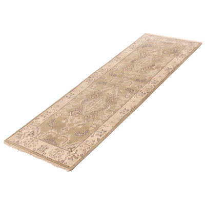 Tapis olive Royal Oushak 2 pi 7 po x 8 pi 0 po