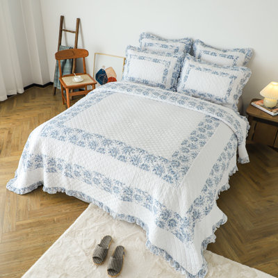 Berna Blue/White Cotton Quilt Set