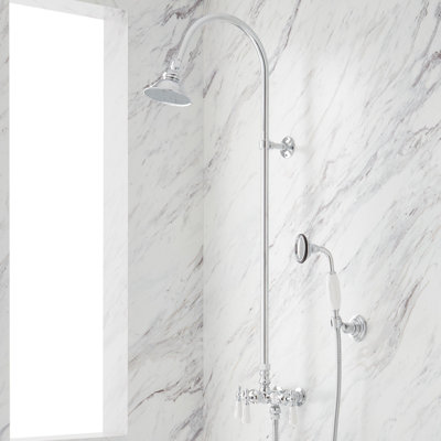 Système de douche à conduit avec valve brute Baywood