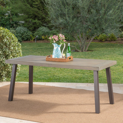 Table de salle à manger de patio