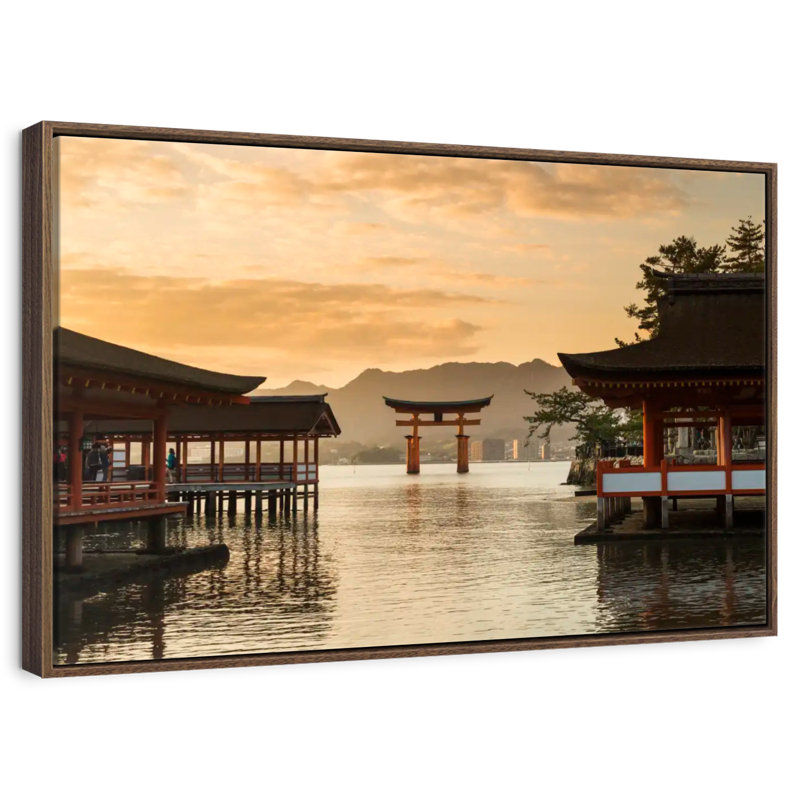 Célèbre sanctuaire Itsukushima, 37 po x 25 po, Cadre flottant en noyer