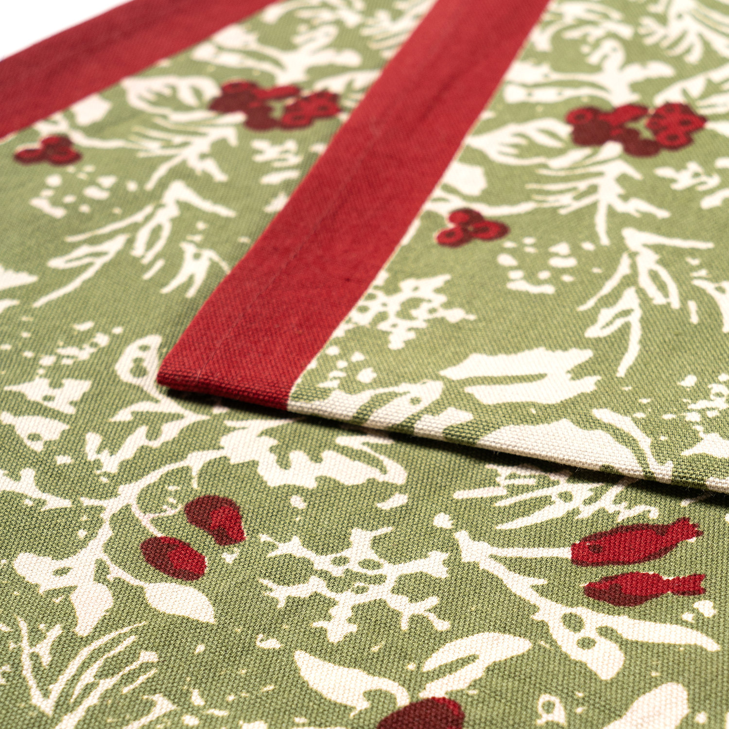 Liljan Floral Christmas Table Runnner, 90" x 16"