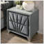 Superbe table de chevet entièrement rembourrée en tissu avec pieds chromés, parfaite pour les chambres modernes et élégantes-603987445