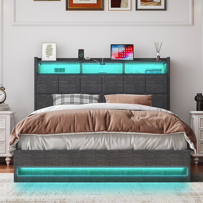 Base de lit de rangement grise pleine grandeur avec lumières DEL, ports de chargement USB, plateforme hydraulique, tablettes de tête de lit à 2 niveaux