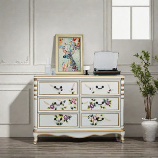 Armoire peinte de style américain
