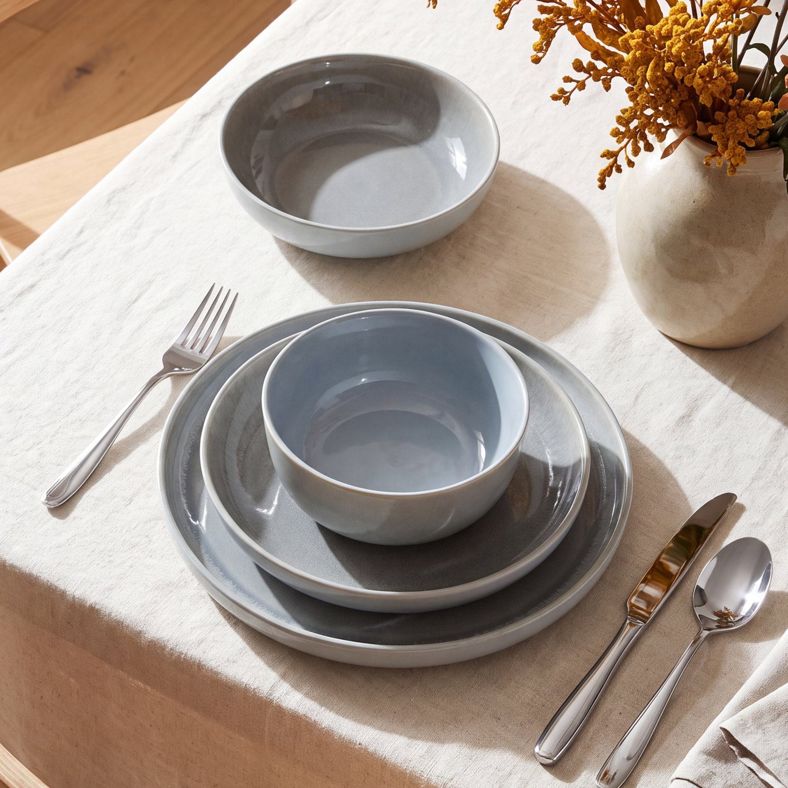 Juno Moon Stoneware Dinnerware Set - Service for 4