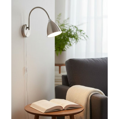 Plug-in Armed Sconce
