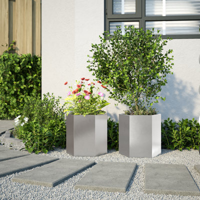 Arzate Planter Box