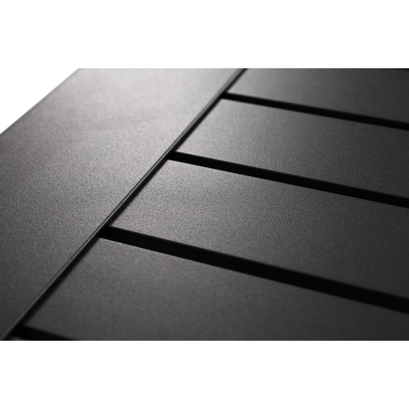 Et table basse - Paire de coussins beiges bruns en aluminium pour un cadre moderne et élégant au bord de la piscine