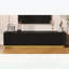 Meuble télé de luxe cannelé pour téléviseur de 85 à 85 po, console multimédia de table en faux marbre avec 4 tiroirs, conception à profil incurvé, centre de divertissement moderne avec base dorée, noir