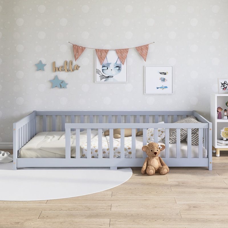 Lit simple en bois avec garde-corps, Gris