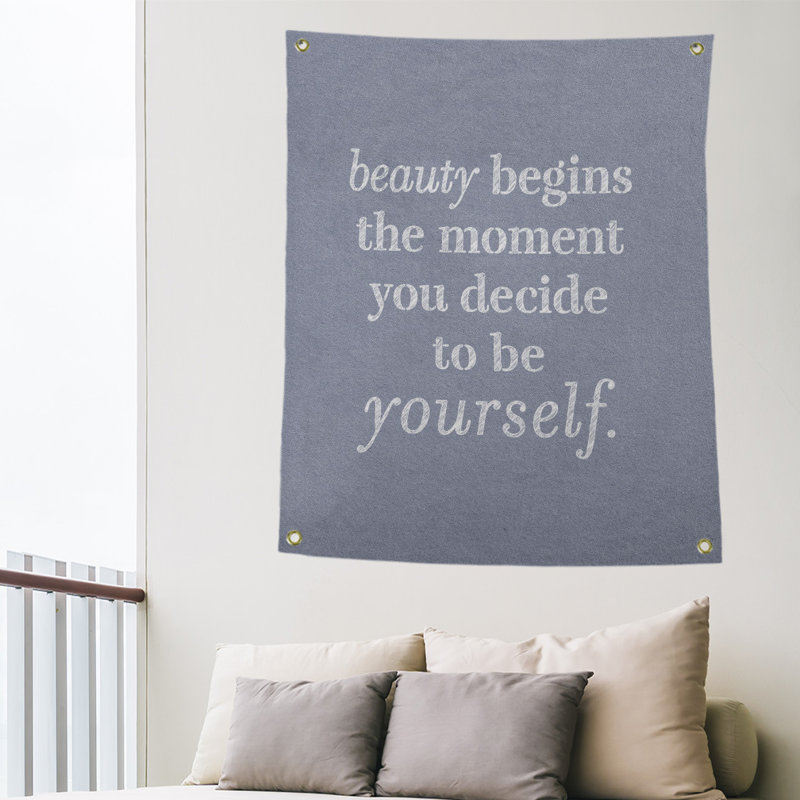 Tapisserie citation en polyester true, H 80 po x l 59 po, Bleu / Blanc