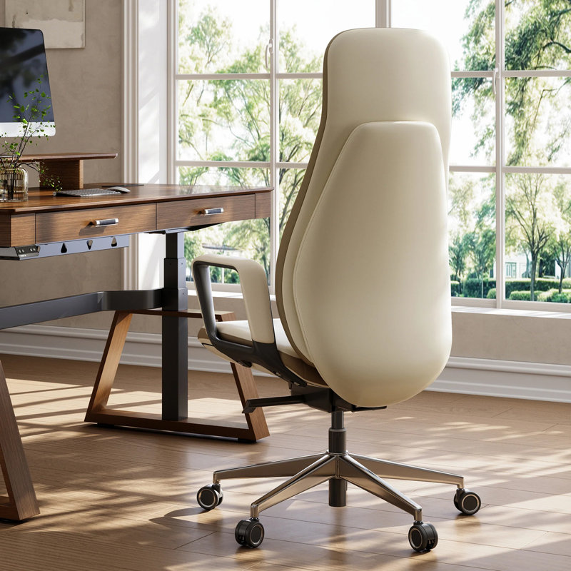 Modern Executive Chair that Combines Elegance and Comfort, Black
