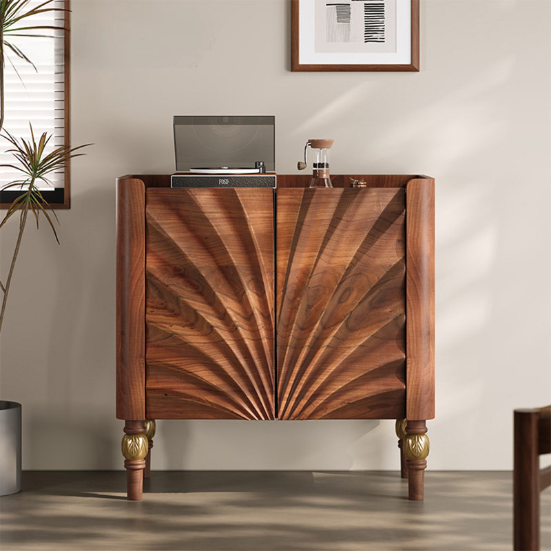Buffet décoratif italien, H 31,5 po x l 31,5 po x P 15,75 po, Noyer