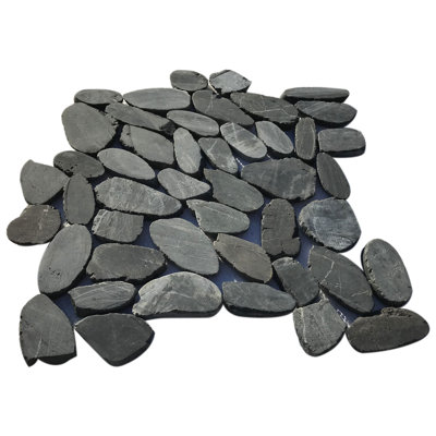 River Sliced Random Sized Stone Pebble Tile in Black